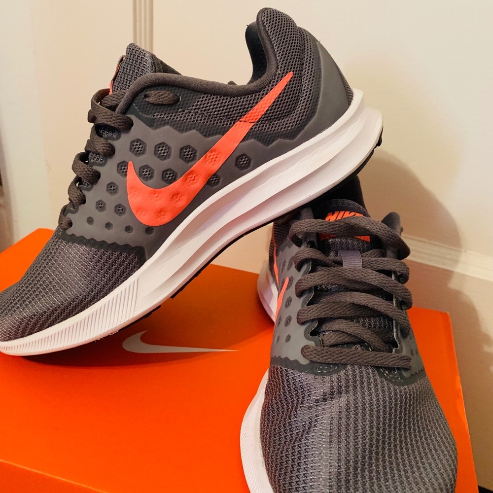 Nike Downshifter’s 7 running shoes
